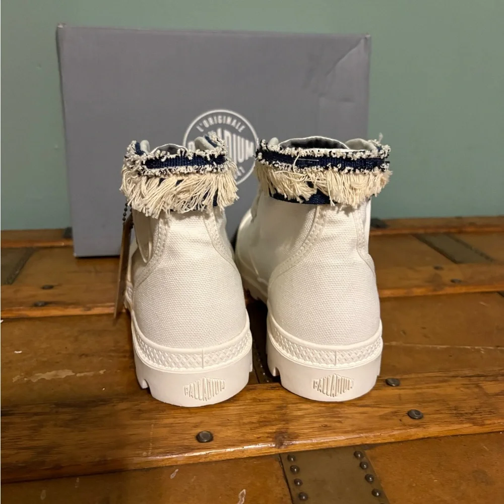 Palladium womens White Canvas Pampa High-Top - Picture 4 of 8